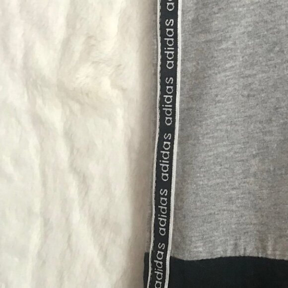 Adidas Grey and Black T-shirt Size M - Picture 5 of 8
